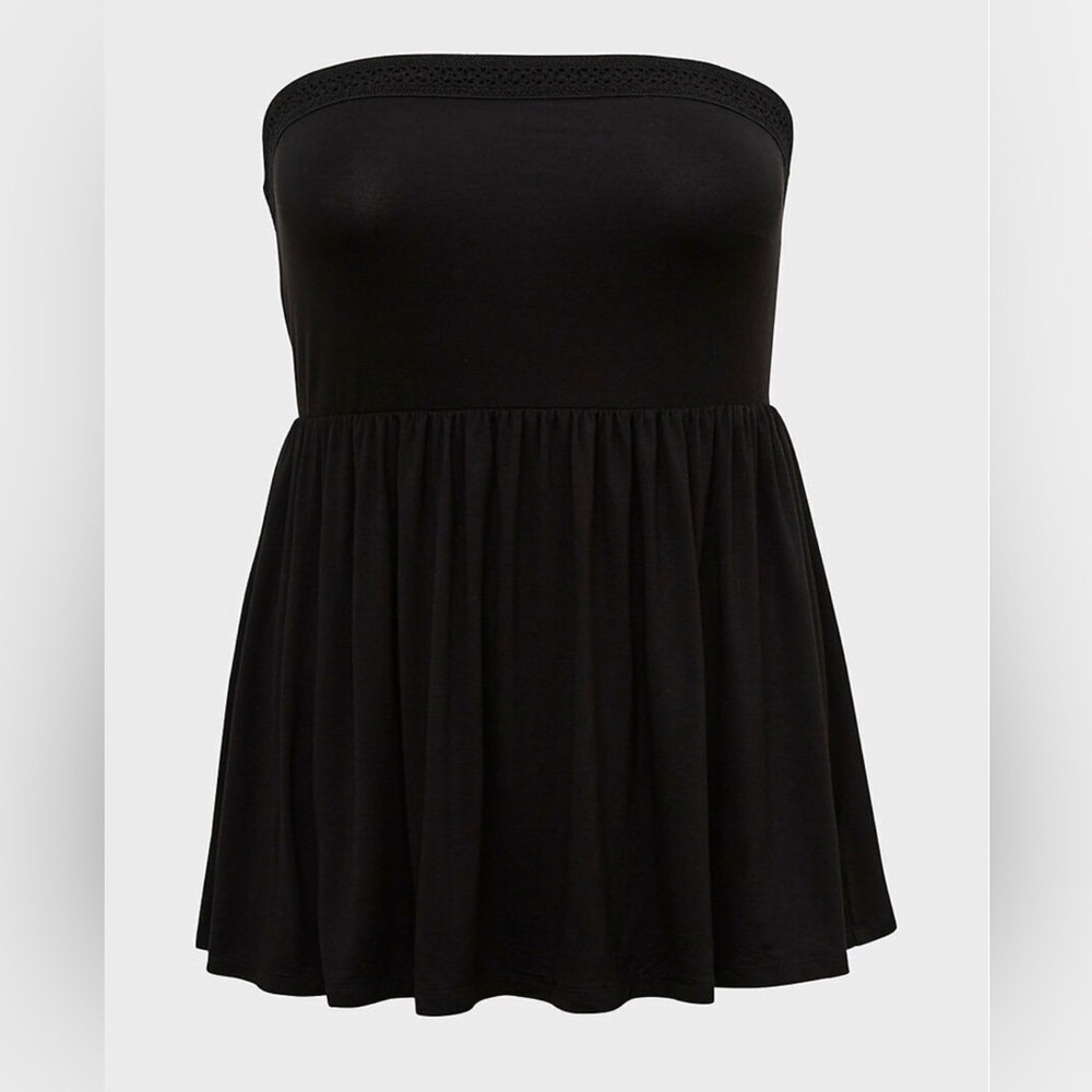 TORRID black crochet trim knit strapless top. Size 00 (m/10). NWT.